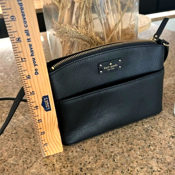 Kate spade ♠️  black pebble crossbody used once #lt - Picture 2 of 8